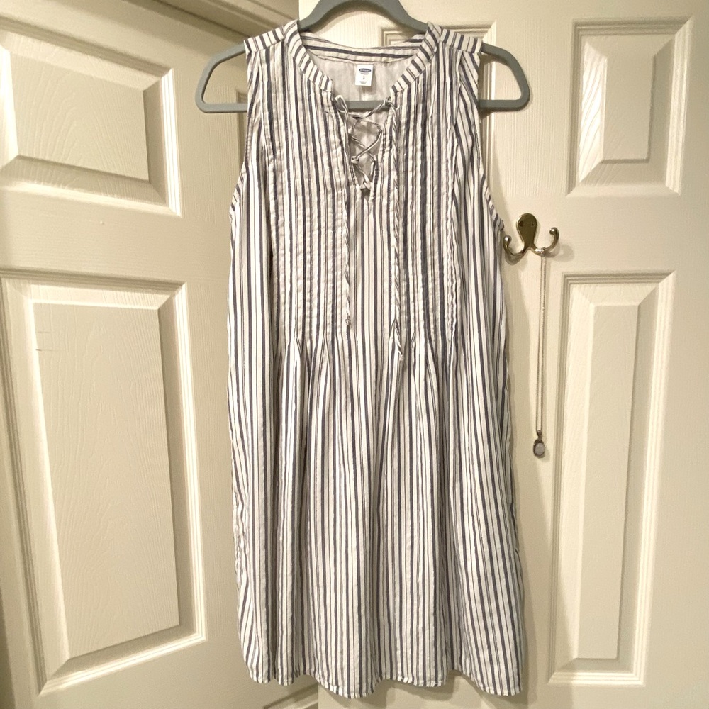 Old Navy Cotton/Rayon Blend Sleeveless Dress - Picture 4 of 9